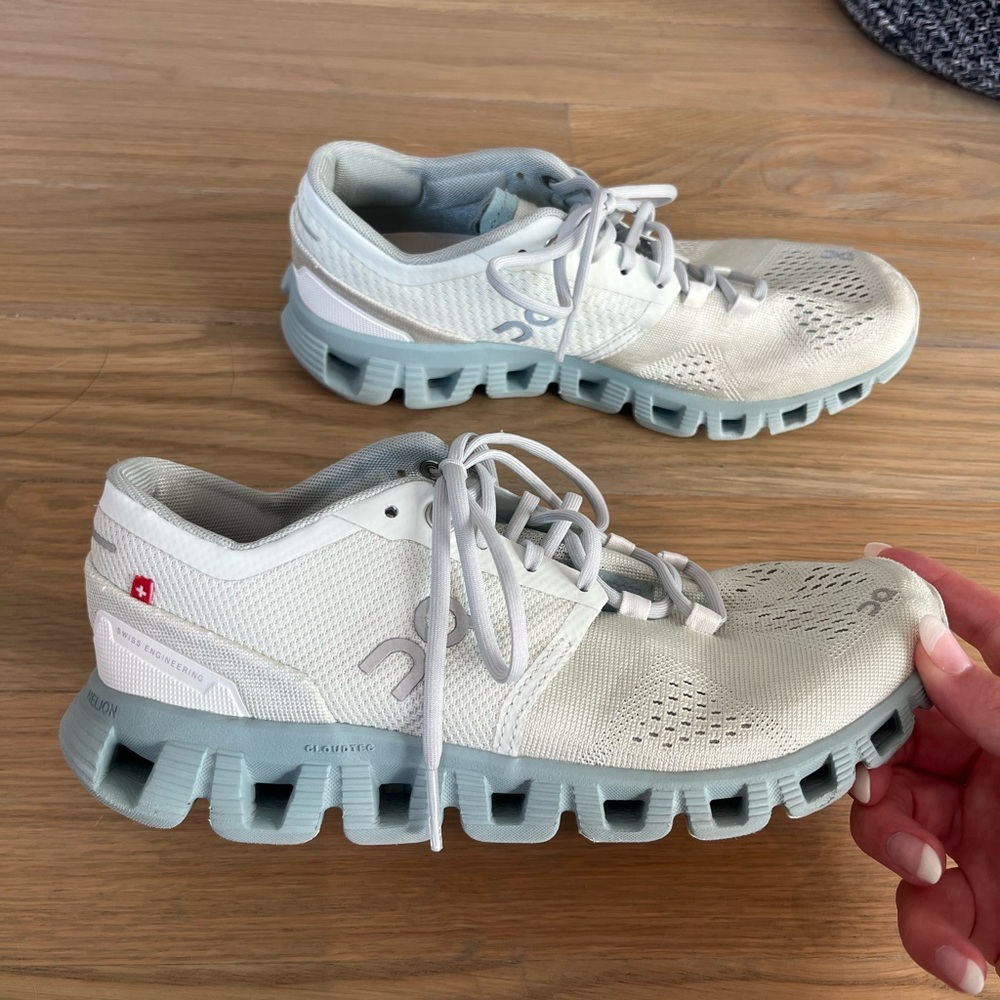 On Cloud Running Aloe Surf (Women's)